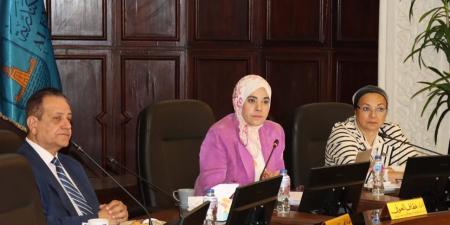 مجلس
      جامعة
      الإسكندرية
      يستعرض
      استعدادات
      المشاركة
      فى
      جائزة
      مصر
      للتميز
      الحكومى