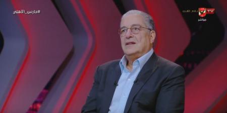 ياسين
      منصور:
      بدأت
      مسيرتي
      الكروية
      في
      نادي
      سبورتينج
      بالإسكندرية
      قبل
      السفر
      إلى
      أمريكا
      في
      سن
      16
      عاماً..
      وسعيد
      بثقة
      جماهير
      الأهلي