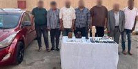 صفقة
      وهمية
      وتماثيل
      مقلدة..
      سقوط
      عصابة
      نصبت
      على
      مقاول
      بحدائق
      أكتوبر