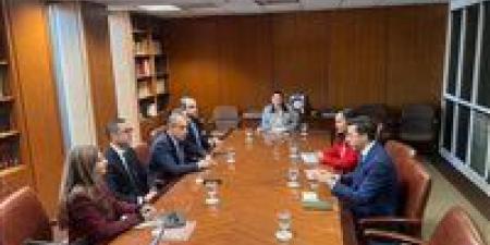 وزير
      الاستثمار:
      نعمل
      على
      ترسيخ
      موقع
      مصر
      كمركز
      إقليمي
      للطيران
      والتجارة
      والخدمات
      اللوجستية