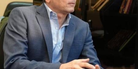 هنو
      يجدد
      تكليف
      "السطوحي"
      كمساعد
      للوزير
      للمشروعات
      الفنية
      والثقافية