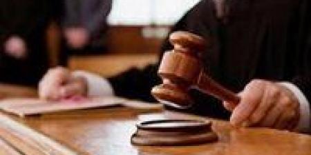 اختلس
      494
      ألف
      جنيه..
      السجن
      5
      سنوات
      لموظف
      بالشركة
      القابضة