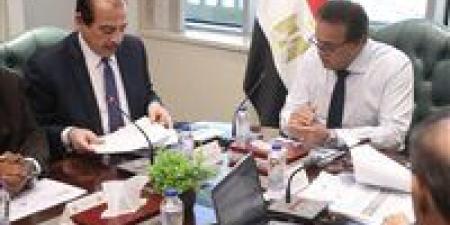 وزير
      الصحة
      يتابع
      تطورات
      منظومة
      دعم
      وصرف
      الألبان
      الصناعية
      لتعزيز
      الرضاعة
      الطبيعية
      وحوكمة
      الدعم
