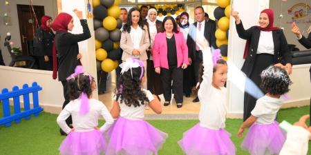 100
      طفل
      وطفلة..
      وزيرة
      التضامن
      تفتتح
      حضانة
      برايت
      ستارز
      بحدائق
      العاصمة
      الإدارية