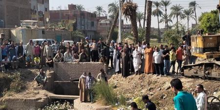 بعد
      تصالح
      أولياء
      الأمور..
      إخلاء
      سبيل
      سائق
      التروسيكل
      في
      حادث
      منقباد
      بأسيوط