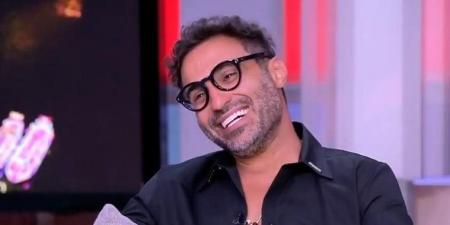 بعد
      اعتذاره
      على
      الهواء..
      اعرف
      حكاية
      الخلاف
      بين
      أحمد
      فهمي
      وشيكابالا