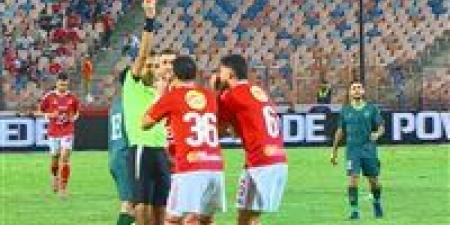 طرد
      في
      مباراة
      الاهلي
      والاتحاد
      السكندري..
      أحمد
      نبيل
      كوكا
      بين
      الانضباط
      والاندفاع
