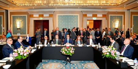 وزير
      الإسكان:
      البناء
      الأخضر
      يخفض
      استهلاك
      الطاقة
      بنسبة
      40%
      والمياه
      إلى
      33%
