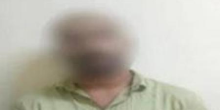 بسبب
      خلاف
      مروري..
      ضبط
      سائق
      سب
      فتاة
      على
      طريق
      الأوتوستراد