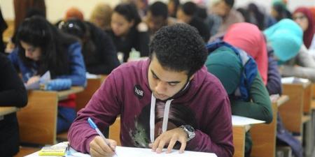استعدادات
      المدارس
      لامتحانات
      أكتوبر
      2025:
      انتظام
      اليوم
      الدراسي
      وتنظيم
      الامتحانات