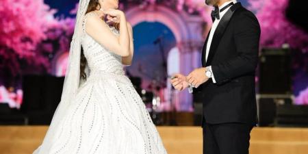 شيماء
      سيف
      وروجينا
      ومصطفى
      كامل..
      كل
      النجوم
      في
      زفاف
      أحمد
      جمال
      وفرح
      الموجي