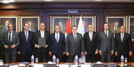 إطلاق
      "افتح
      حسابك
      في
      مصر"
      لتسهيل
      إجراءات
      فتح
      الحسابات
      البنكية
      للعاملين
      بالخارج