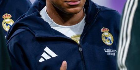 من
      باريس
      إلى
      مدريد..
      كيليان
      مبابي
      يواصل
      هوايته
      المفضلة:
      معاقبة
      برشلونة