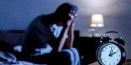 السهر
      بعد
      منتصف
      الليل..
      العدو
      الخفي
      الذي
      يضعف
      عقلك
      ويقلب
      مزاجك