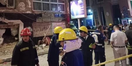 إصابة
      3
      أشخاص..
      محافظ
      الإسكندرية
      يتابع
      تداعيات
      انهيار
      أجزاء
      من
      عقار
      بالعصافرة