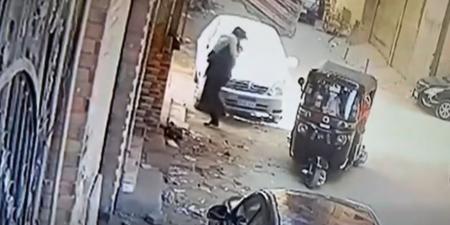 النيابة
      تحقق
      في
      جريمة
      فيصل
      البشعة..
      قتل
      ربة
      منزل
      وأبنائها
      الثلاثة
      بمادة
      سامة