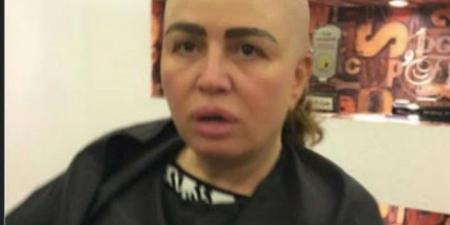 بين
      الاكتئاب
      والأعمال
      الفنية…
      فنانات
      يفاجئن
      الجمهور
      بحلاقة
      شعرهن
      "ع
      الزيرو"