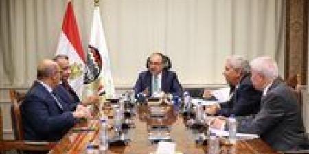 وزير
      قطاع
      الأعمال
      يبحث
      مع
      نقيب
      أطباء
      الأسنان
      خطة
      تأمين
      السوق
      من
      بنج
      الأسنان
      والمستلزمات
      الطبية
      عبر
      "القابضة
      للأدوية"