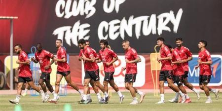 الأهلي
      يدرس
      ضم
      ثلاثي
      الشباب
      إلى
      بعثة
      الفريق
      في
      السوبر
      المصري