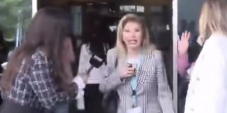 ارتباك
      على
      الهواء..
      ما
      الذي
      حدث
      بين
      هالة
      سرحان
      ومذيعة
      إحدى
      القنوات
      العربية؟