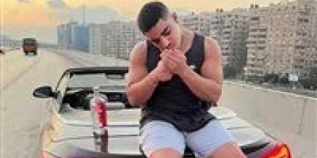 بعد
      قليل..
      محاكمة
      «طفل
      المرور»
      بتهمة
      الاعتداء
      على
      طالب
      بعصا
      «بيسبول»
      في
      المقطم