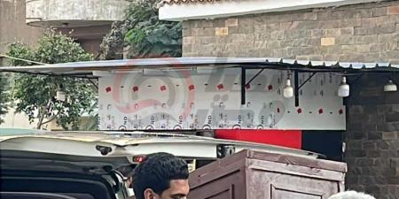 وصول
      جثمان
      والد
      جمال
      حمزة
      إلي
      مسجد
      الحامدية
      الشاذلية
      ..
      صور