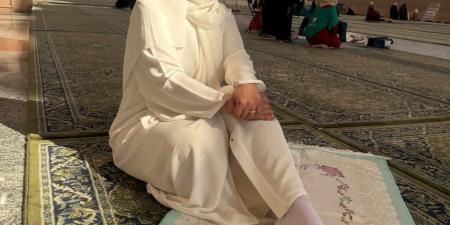 نهال
      طايل
      تؤدي
      مناسك
      العمرة
      رفقة
      زوجها:
      تجربة
      لا
      تقدر
      بثمن