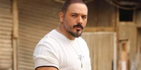 ليس
      فقط
      أغنية..
      رامي
      عياش
      يستعد
      لطرح
      أحدث
      أغنياته
      "وبترحل"