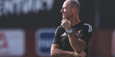 "توروب"
      يُحدد
      موقف
      إمام
      عاشور
      من
      السوبر
      المصري
      مع
      طبيب
      الأهلي..
      غدًا