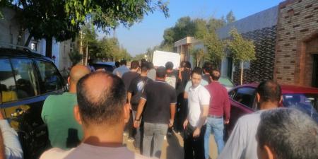 دموع
      وحزن
      في
      وداع
      المصور
      ماجد
      هلال
      ببنها
      بعد
      حادث
      الرافعة
      المروع