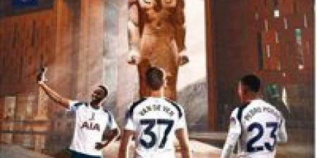 توتنهام
      يحتفل
      بافتتاح
      المتحف
      المصري
      الكبير
      قبل
      مواجهة
      تشيلسي