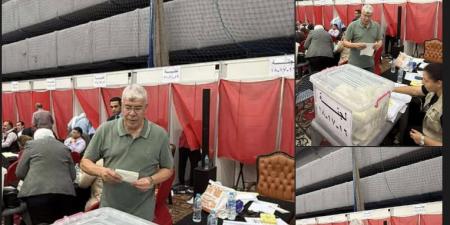 أحمد
      شوبير
      يدلي
      بصوته
      فى
      انتخابات
      النادي
      الأهلي..
      صور