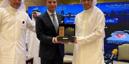 أبو
      شقة
      وسعودي
      يشاركان
      في
      فعاليات
      مؤتمر
      المحاماة
      الكويتي
      الأول