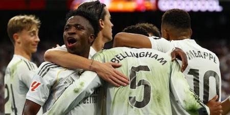 ريال
      مدريد
      يستضيف
      فالنسيا
      للابتعاد
      بصدارة
      الدوري
      الإسباني