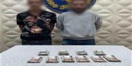 ضبط
      شخصين
      سرقا
      شركة
      باستخدام
      التسلق
      وكسر
      الباب
      بالقاهرة