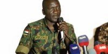 دارفور
      تنزف..
      نائب
      الحاكم
      ينفي
      الانفصال
      ويؤكد:
      الجيش
      يؤدي
      مهامه
      لحماية
      المدنيين