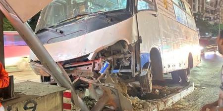 أتوبيس
      يصطدم
      بالرادار
      والرصيف
      بمطلع
      كوبري
      النزهة|
      صور