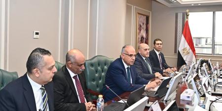 وزيرا
      الموارد
      المائية
      والكهرباء:
      السد
      العالي
      حصن
      الأمان
      ومحور
      لتعزيز
      الطاقة
      المتجددة