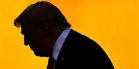 هل
      يستطيع
      ترامب
      تولي
      الرئاسة
      لولاية
      ثالثة؟..
      جدل
      بين
      القانون
      والطموح
      السياسي