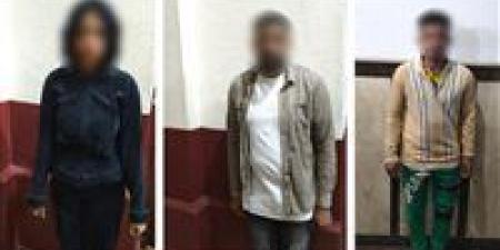 عبر
      تطبيقات
      الهاتف..
      ضبط
      شخصين
      وسيدة
      لممارسة
      الأعمال
      المنافية
      للآداب
      بالإسكندرية