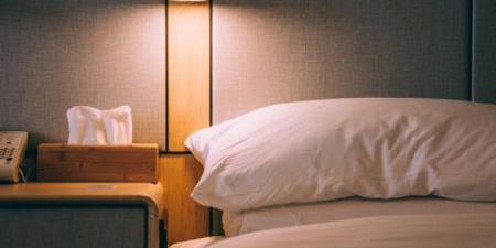 ما الذي يفعله الضوء الصناعي بشراييننا أثناء النوم؟