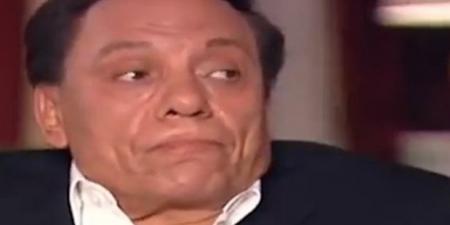 الزعيم عادل إمام لـ فيروز في لقاء نادر "المطربات تمثيلهم ضعيف"| ما القصة