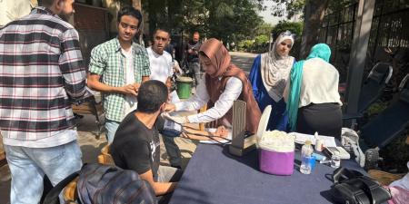 آداب عين شمس تنظم قافلة طبية للتبرع بالدم