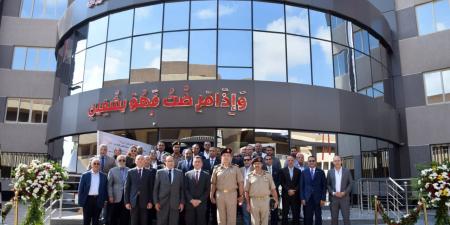 القوات المسلحة تفتتح مجمع الأمل لورش الصناعات اليدوية والجلدية والمعرض الدائم للمنتجات.. شاهد