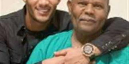 بهذه الكلمات.. محمد إمام ينعي والد محمد رمضان