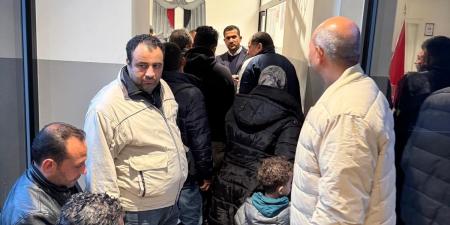 المصريون بالخارج يكتبون سطورًا جديدة في تاريخ المشاركة الوطنية.. إقبال كثيف بسفارة مصر في إيطاليا يؤدي لتوقف السيستم مؤقتًا.. صور