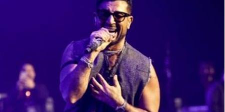 أحمد سعد يشعل مسرح باريس بأشهر أغانيه ويعد جمهوره بالمفاجآت