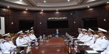 عبر الفيديو كونفرانس.. وزير الداخلية يراجع مع القيادات الأمنية خطط تأمين انتخابات مجلس النواب