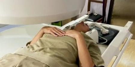 ملوش علاج.. إصابة المذيعة منى عراقي بمرض مناعي نادر| فما القصة