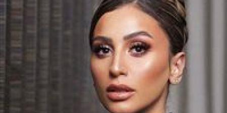 عرض مستمر بعد أنباء طلاق كريم.. أزمات دينا الشربيني بين الحب والفن